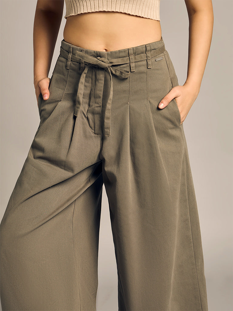 Wide-Leg Pants with Belt