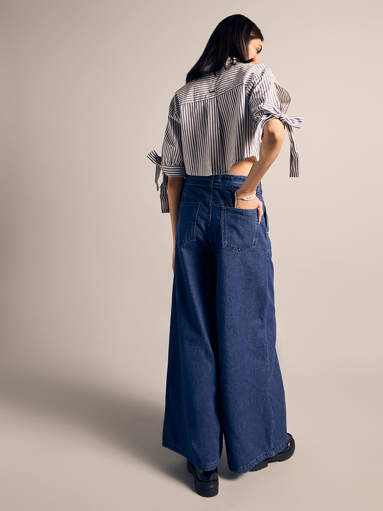 Wide-Leg Jeans