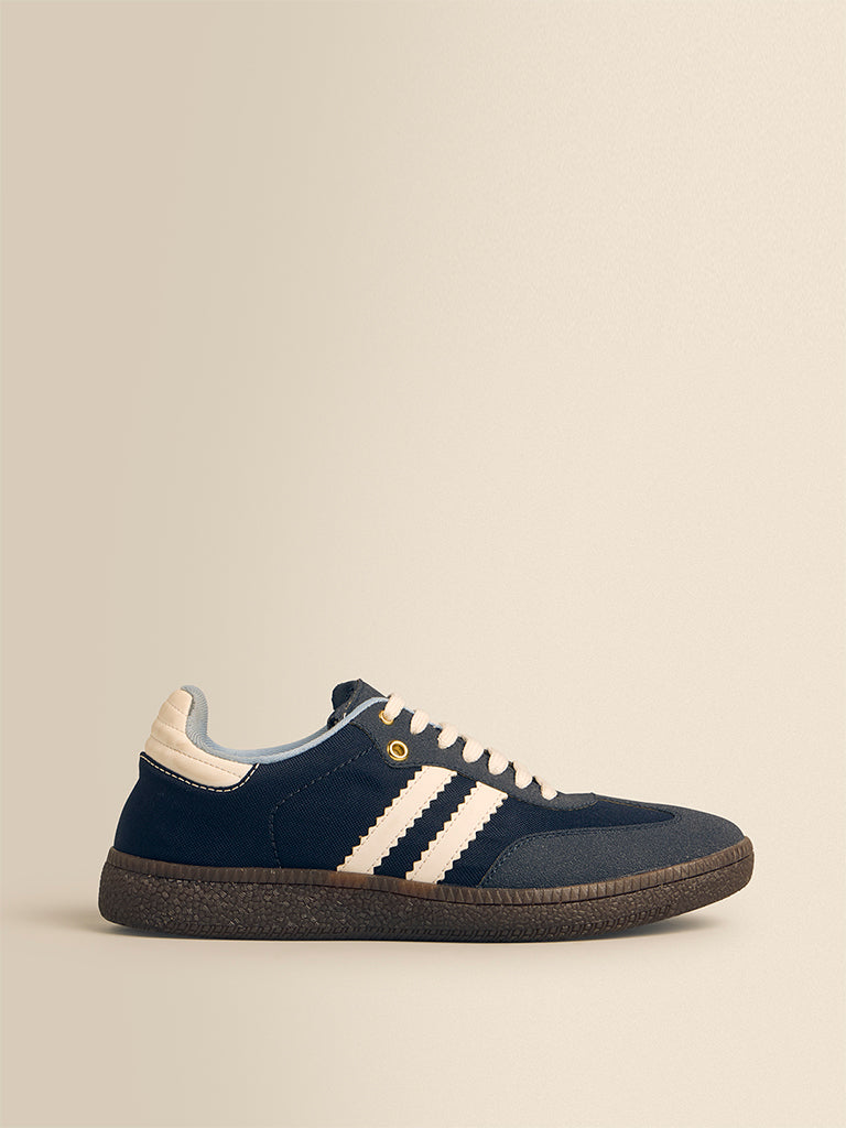 Contrast Stripe Sneakers