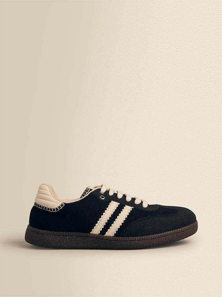 Contrast Stripe Sneakers