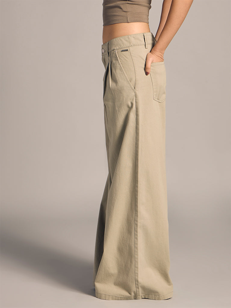 Wide-Leg Trousers