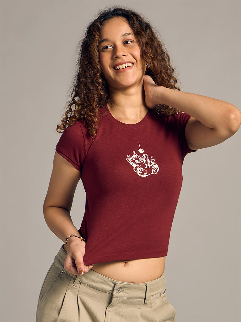 Fitted Graphic T-Shirt