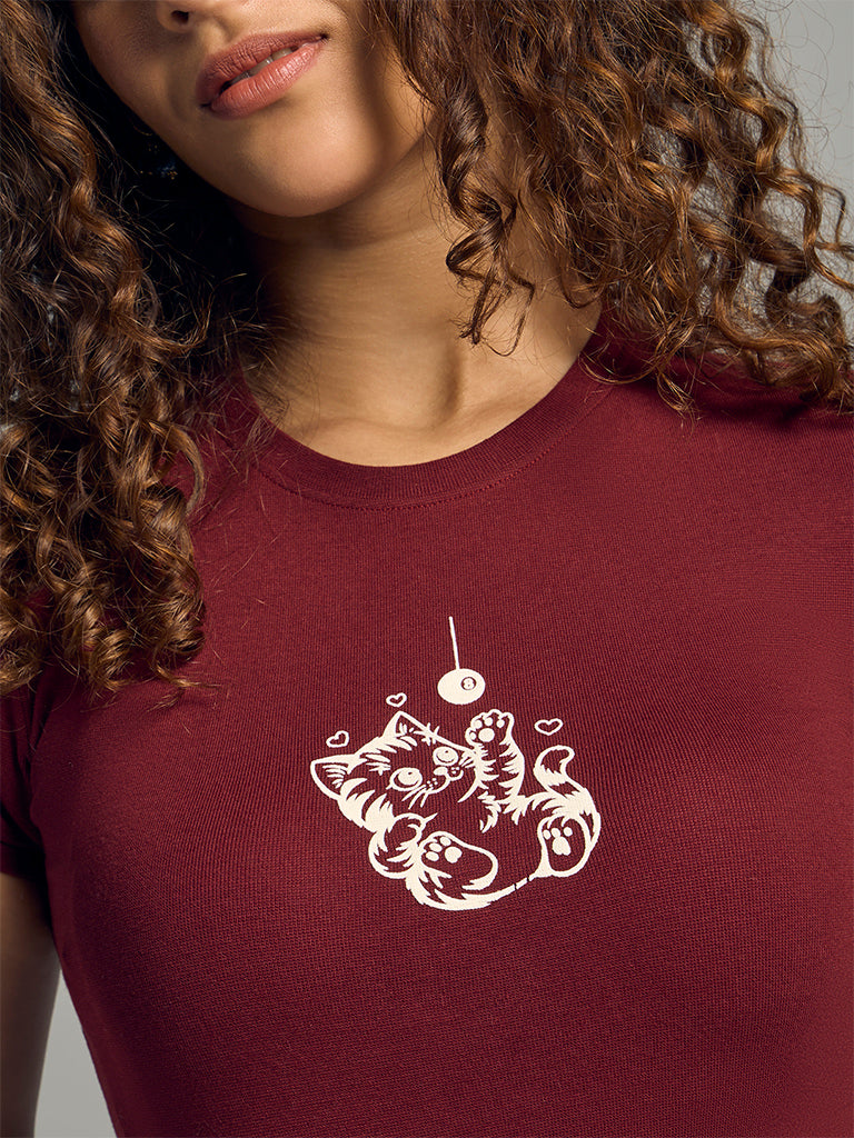 Fitted Graphic T-Shirt