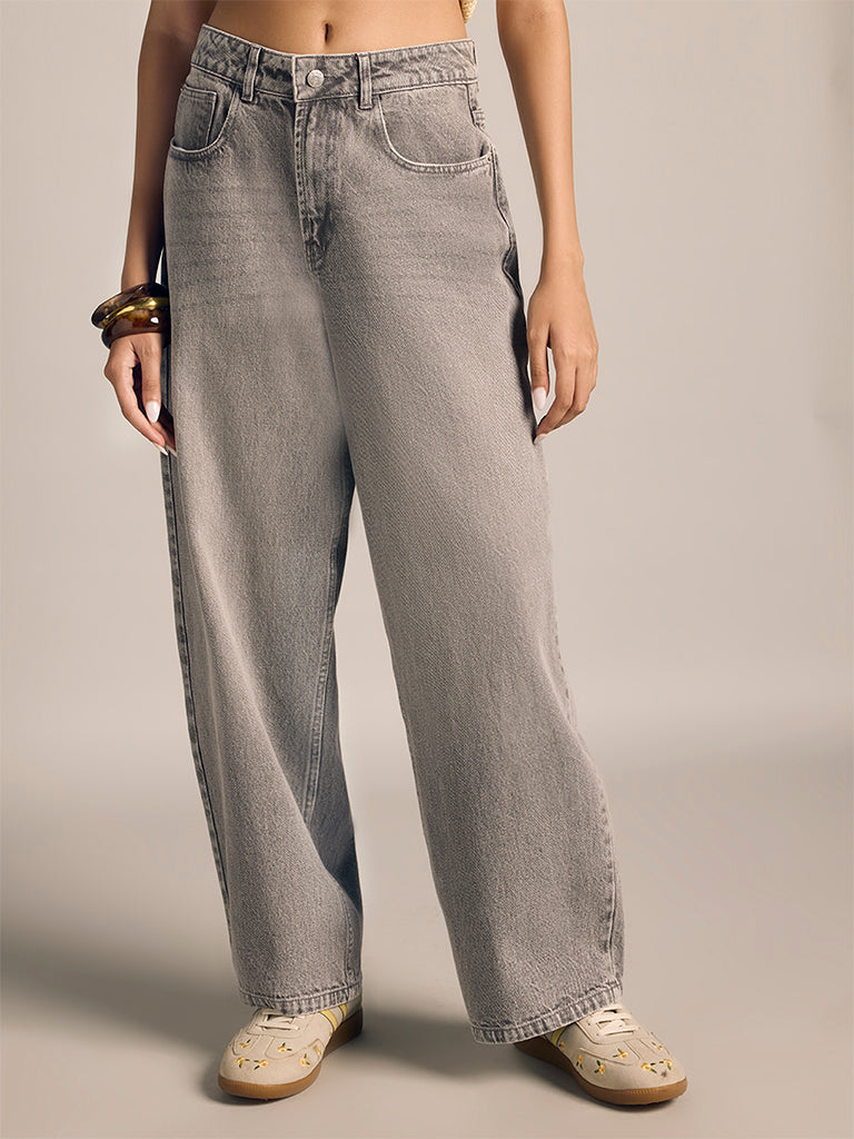 Balloon-Fit Jeans