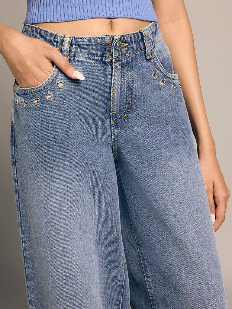 Wide-Leg Jeans