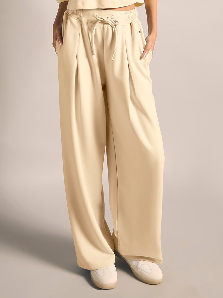 Wide-Leg Pleated Bottoms