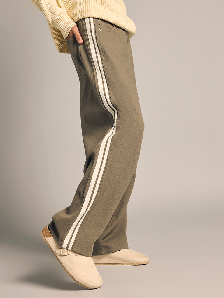 Straight-Leg Jeans