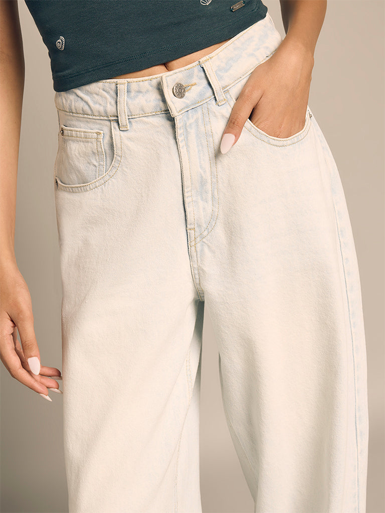Balloon-Fit Jeans
