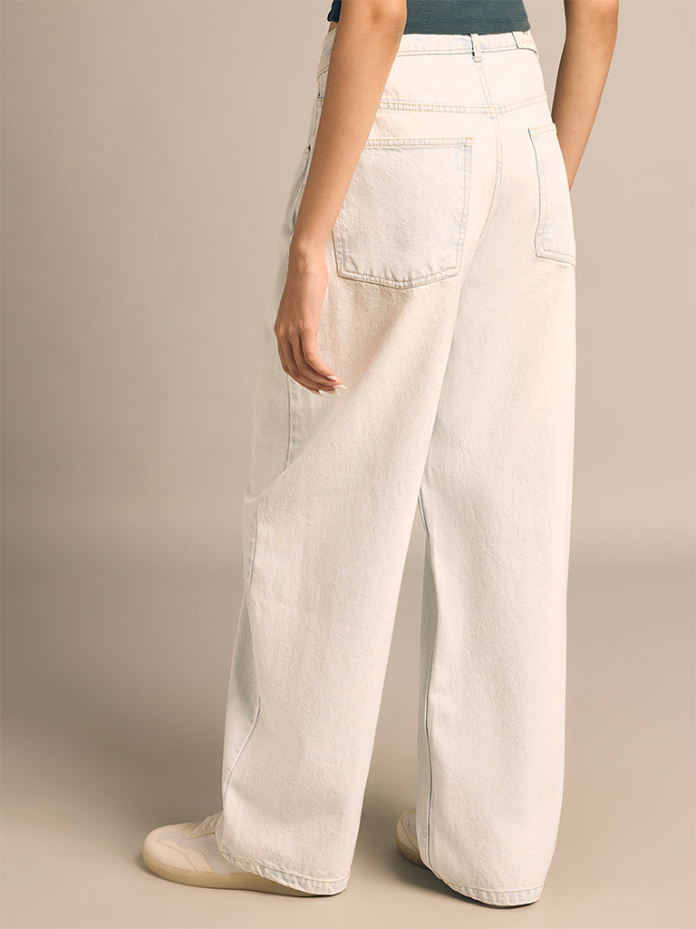 Balloon-Fit Jeans