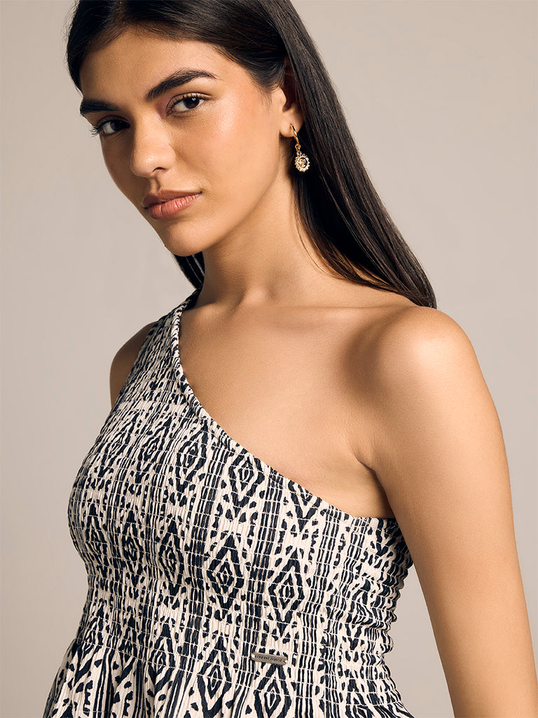 Fitted One-Shoulder Top