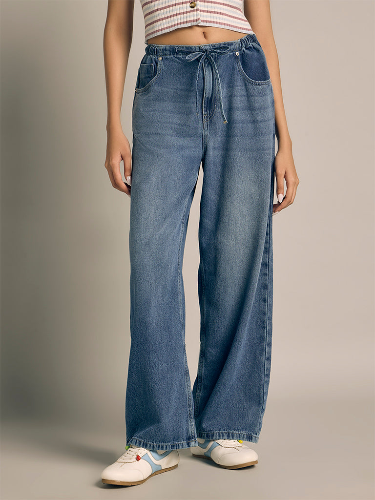 Wide-Leg Jeans