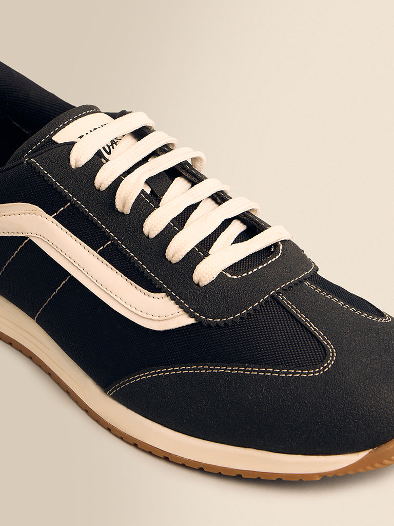 Contrast Detailed Sneakers
