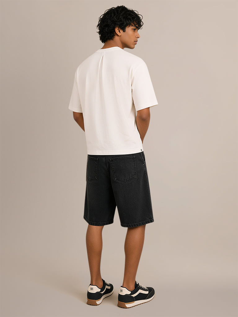 Boxy-Fit T-Shirt