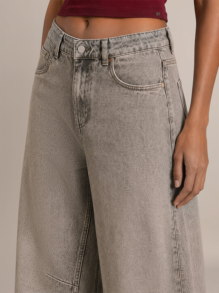 Barrel-Leg Jeans
