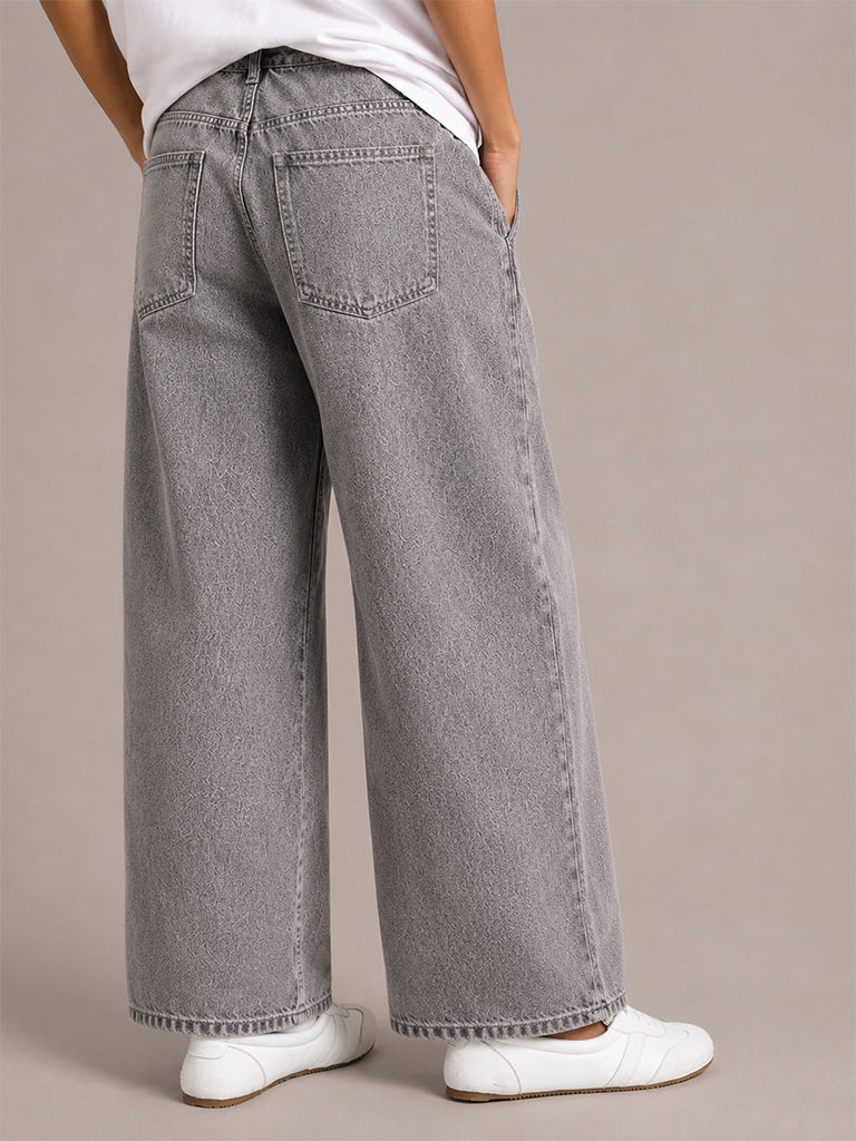 Straight-Leg Jeans