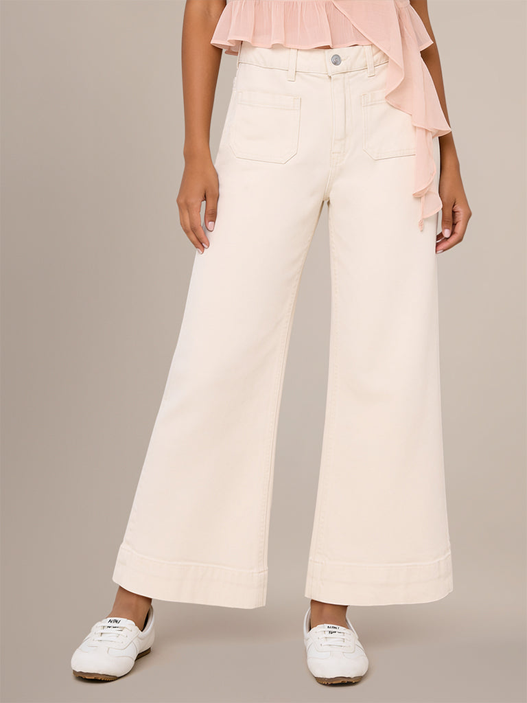 Wide-Leg Jeans