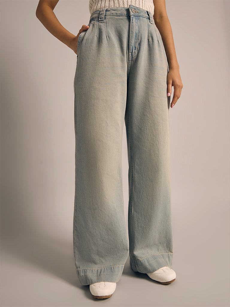 Wide-Leg Jeans