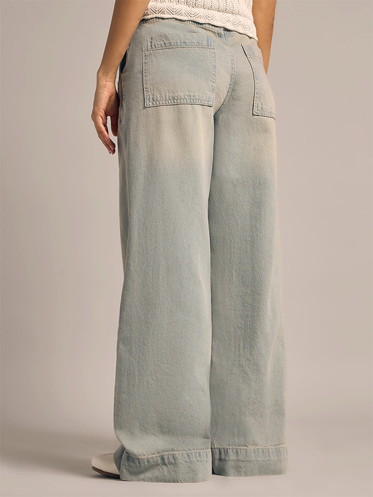 Wide-Leg Jeans