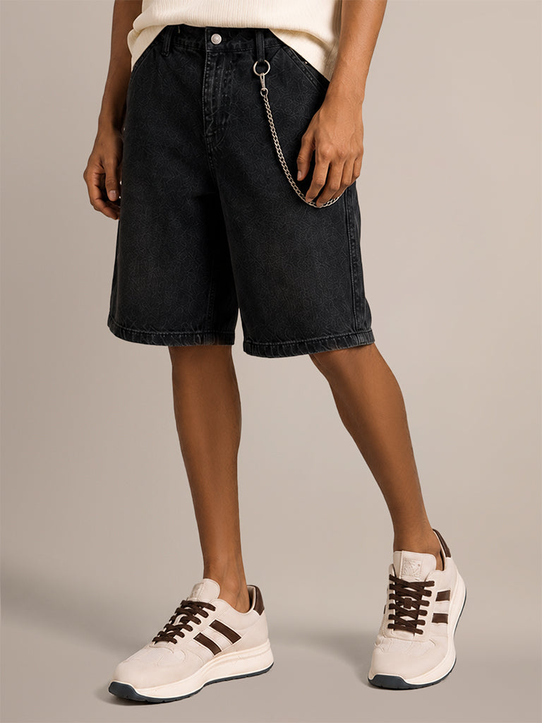 Relaxed-Fit Denim Shorts with Chain