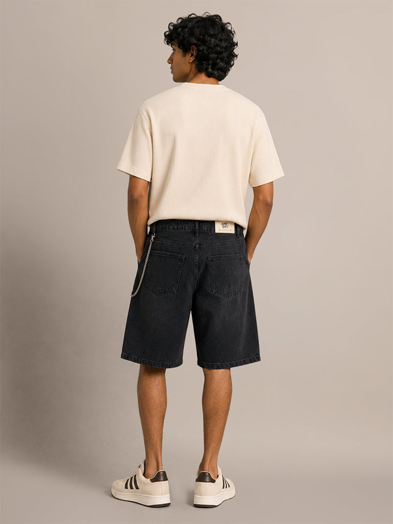 Relaxed-Fit Denim Shorts with Chain