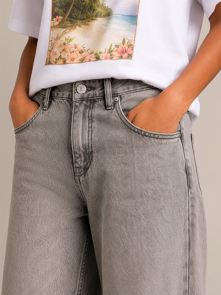 Straight-Leg Jeans