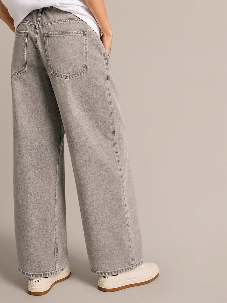 Straight-Leg Jeans