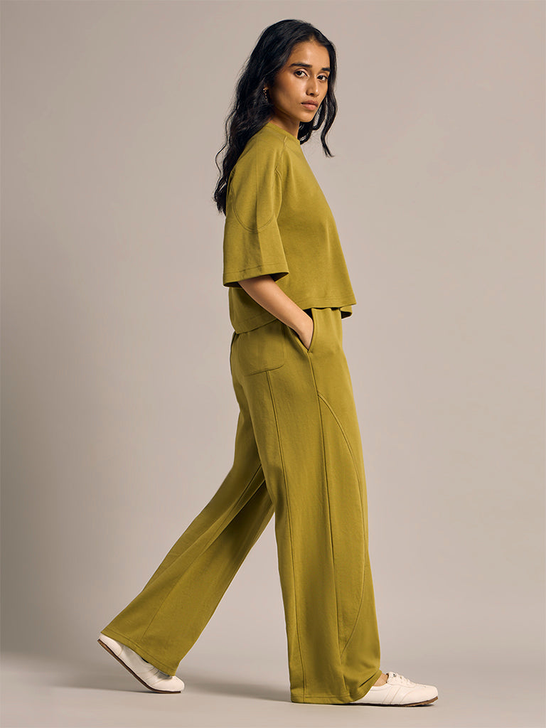 Wide-Leg Pants