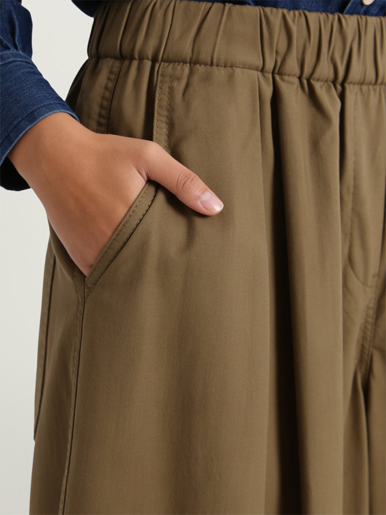 Barrel-Fit Trousers
