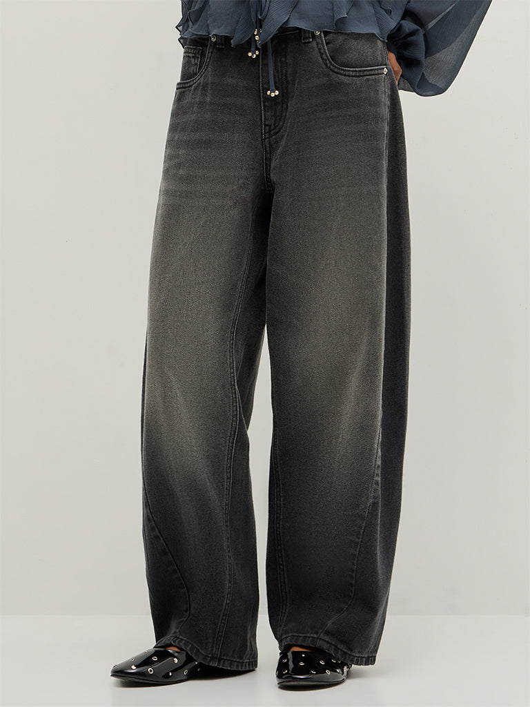 Barrel-Fit Jeans