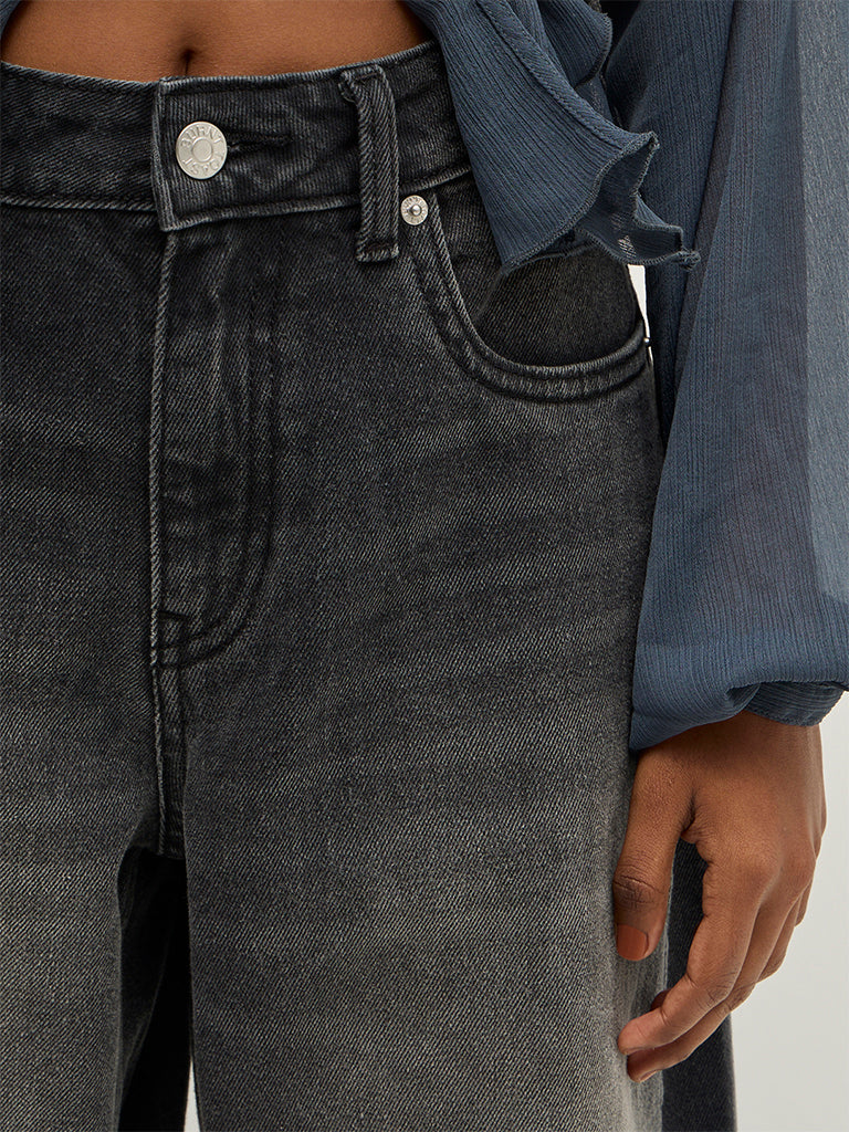 Barrel-Fit Jeans