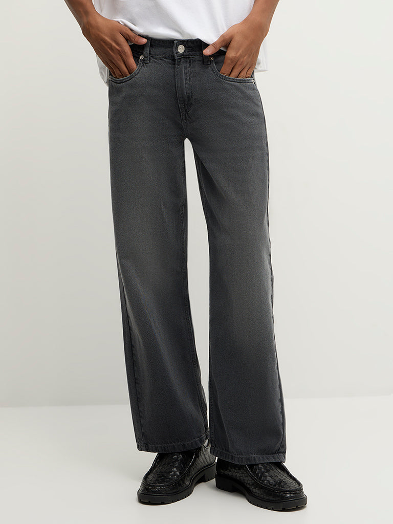 Baggy-Fit Faded Jeans