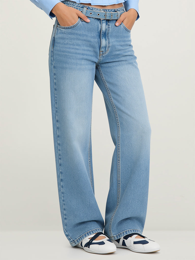 Straight-Leg Faded Jeans with Belt