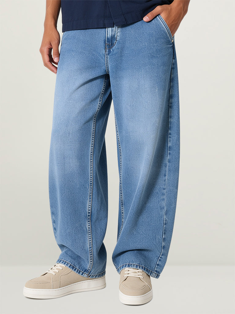 Skater-Fit Washed Jeans