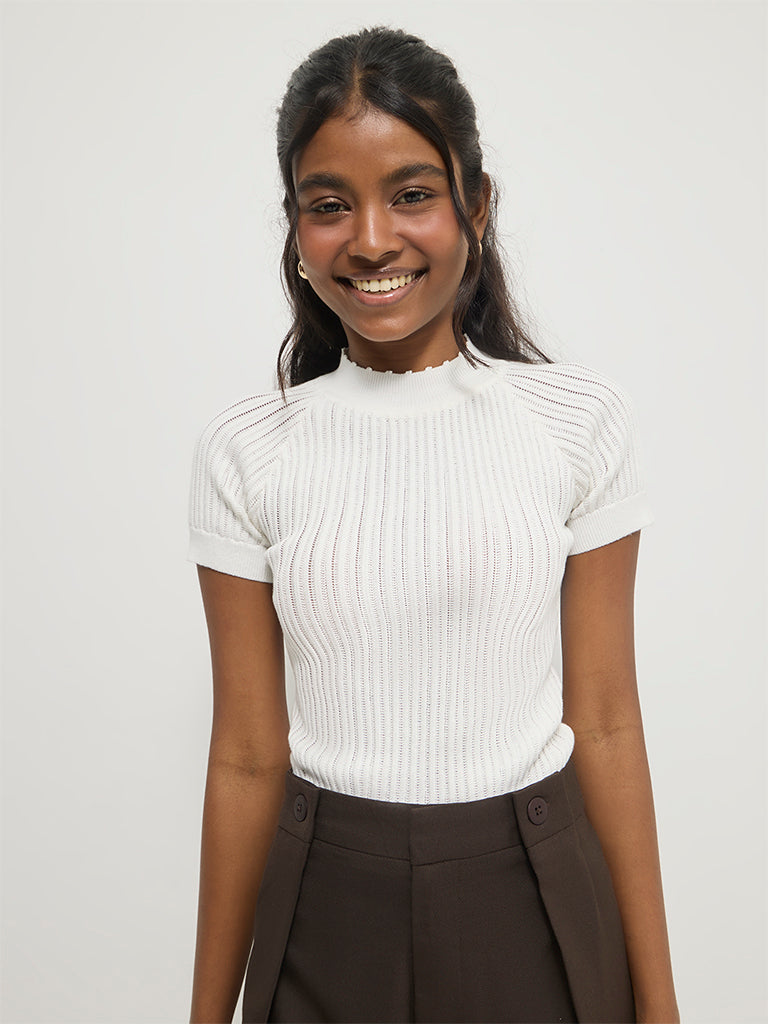 Fitted Ribbed-Textured Top