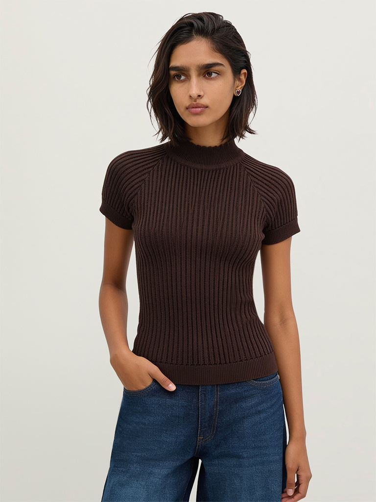 Fitted Ribbed-Textured Top