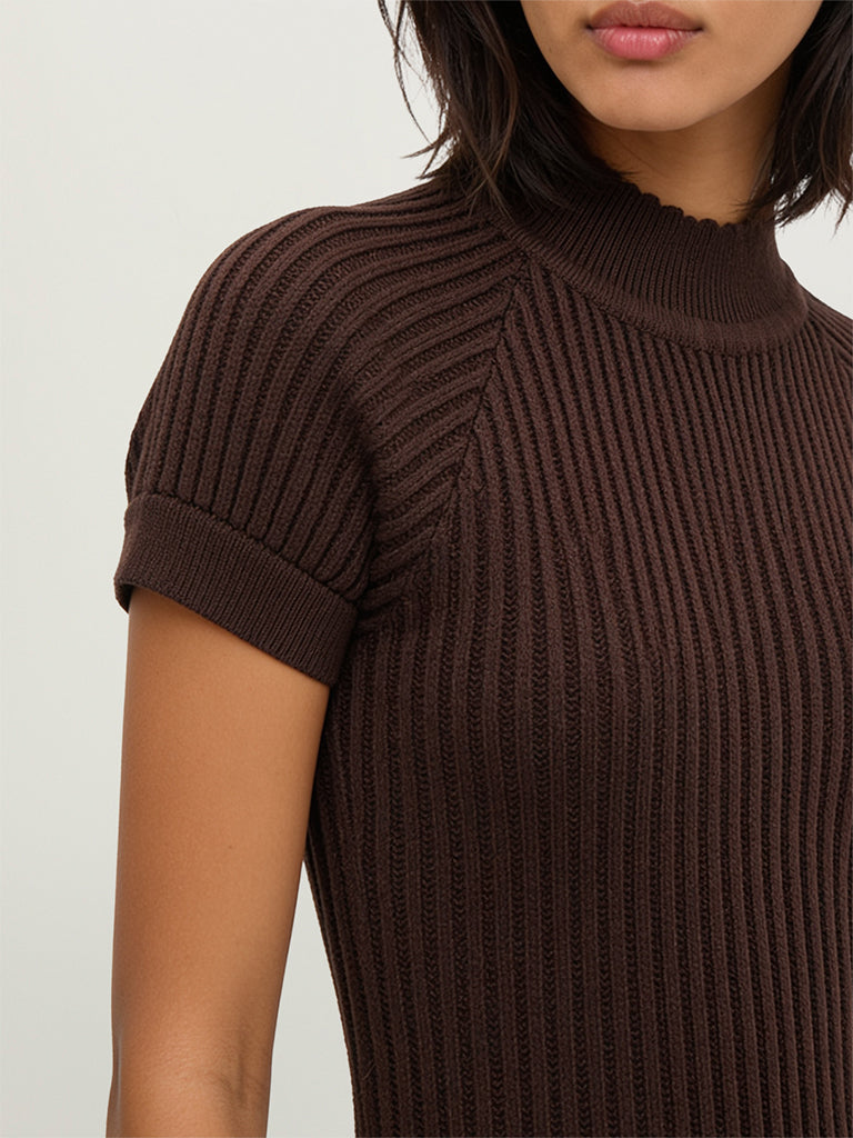 Fitted Ribbed-Textured Top