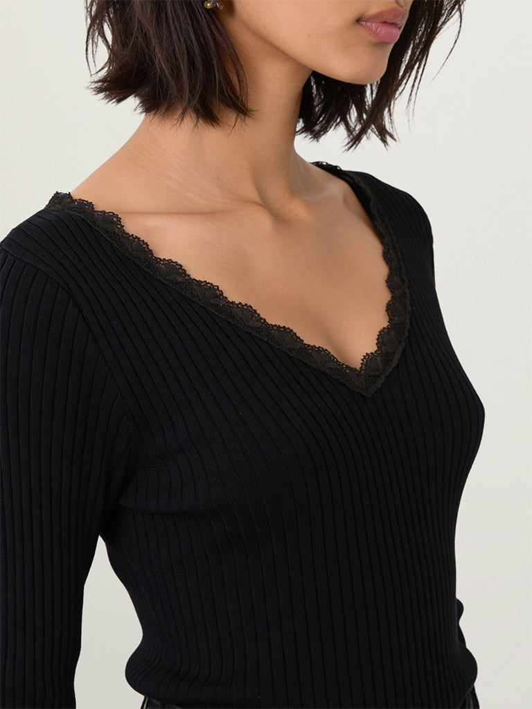Fitted Ribbed-Textured Top