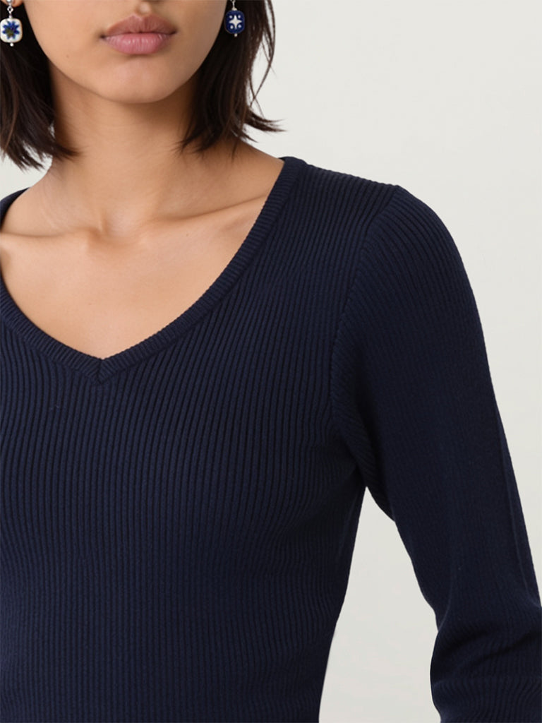 Fitted Ribbed-Textured Top